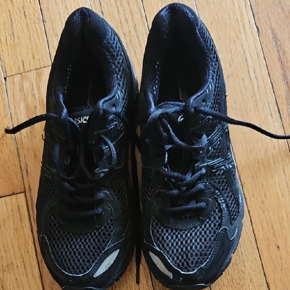 Oasics Black Gel Sneaker